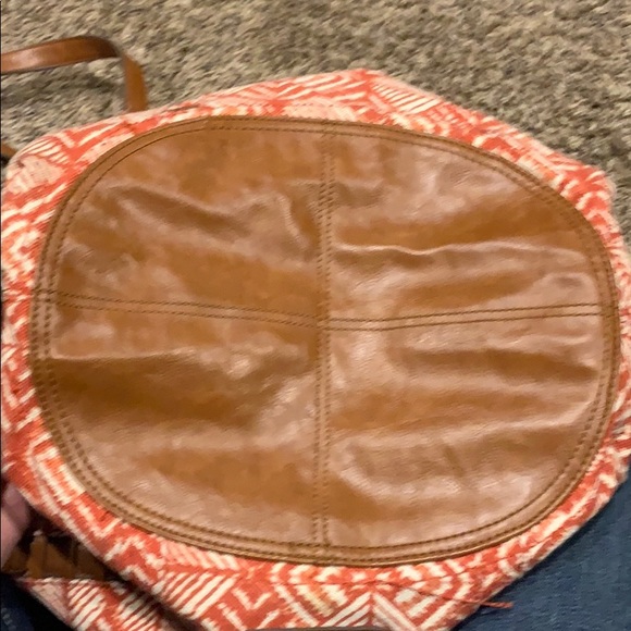 Lucky Brand Geometric Red and Tan Tote - Picture 6 of 6